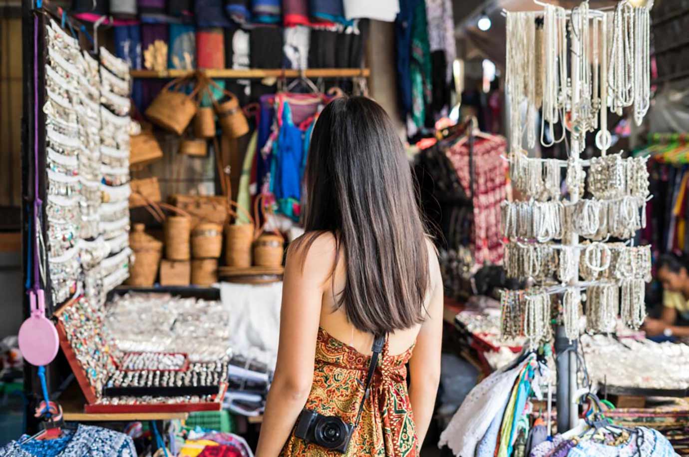 Shopping in Sukawati Art Market