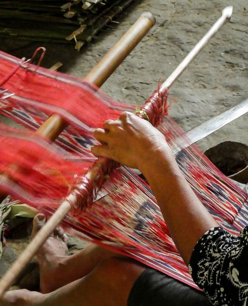 Carpet weaving in Bali