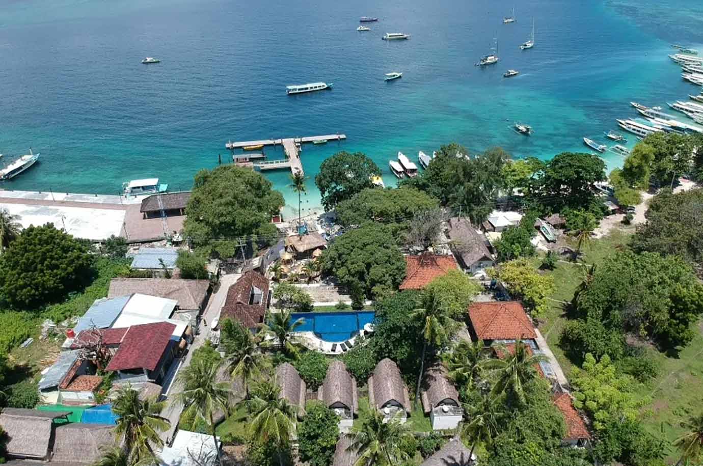 Paradiso Beach with hotels and beach clubs