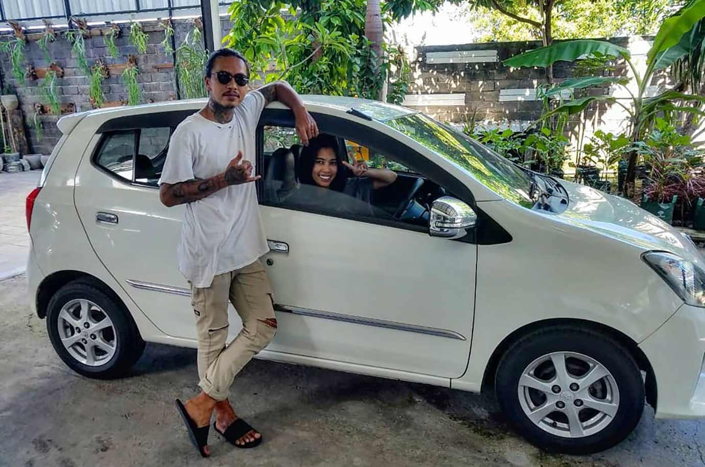 Happy tenants of car from Bali Car Hire