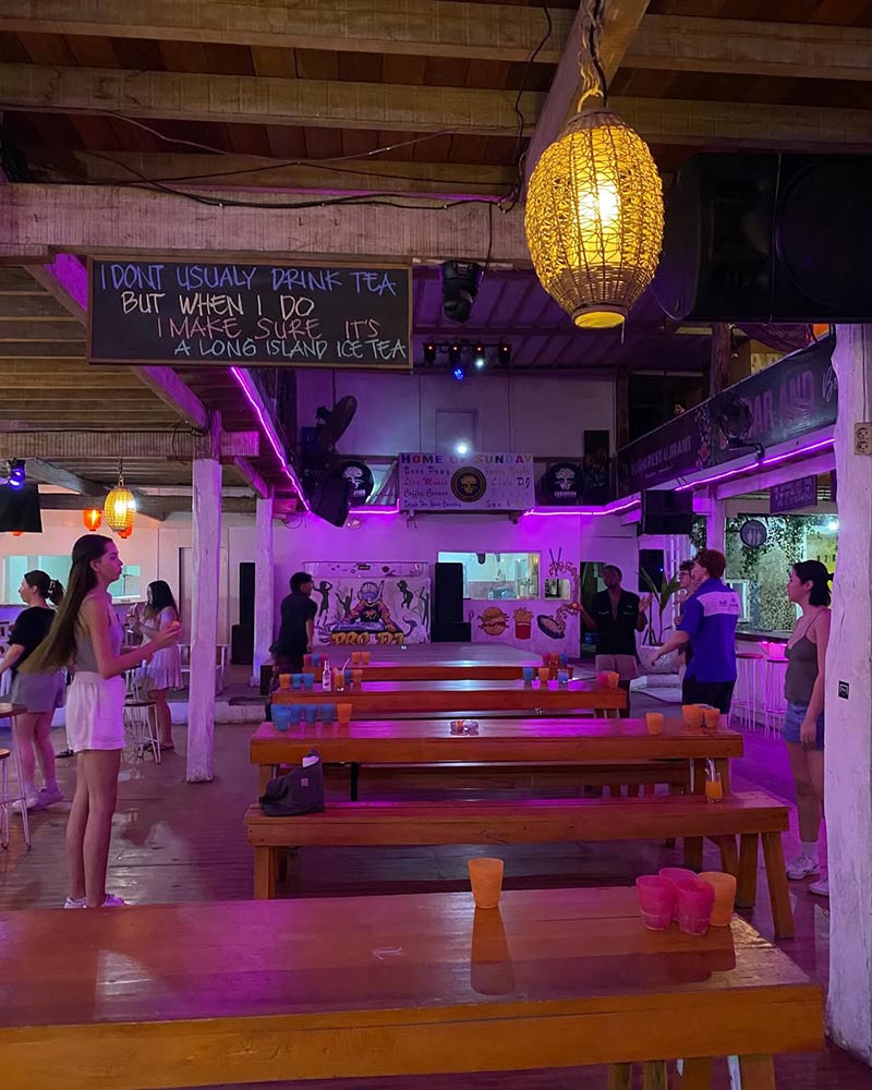 Interior and tables in Evolution