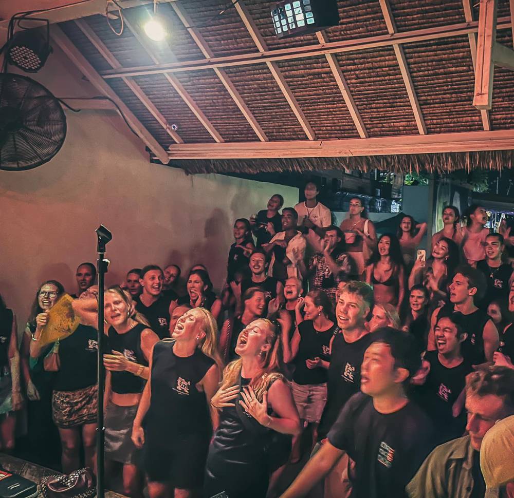 Live music at The Gili T Pub Crawl party
