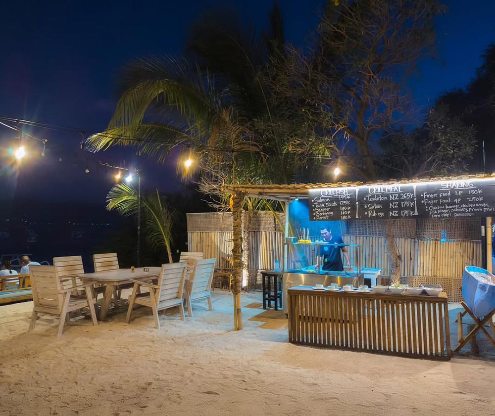Sand Bar - seats on the beach
