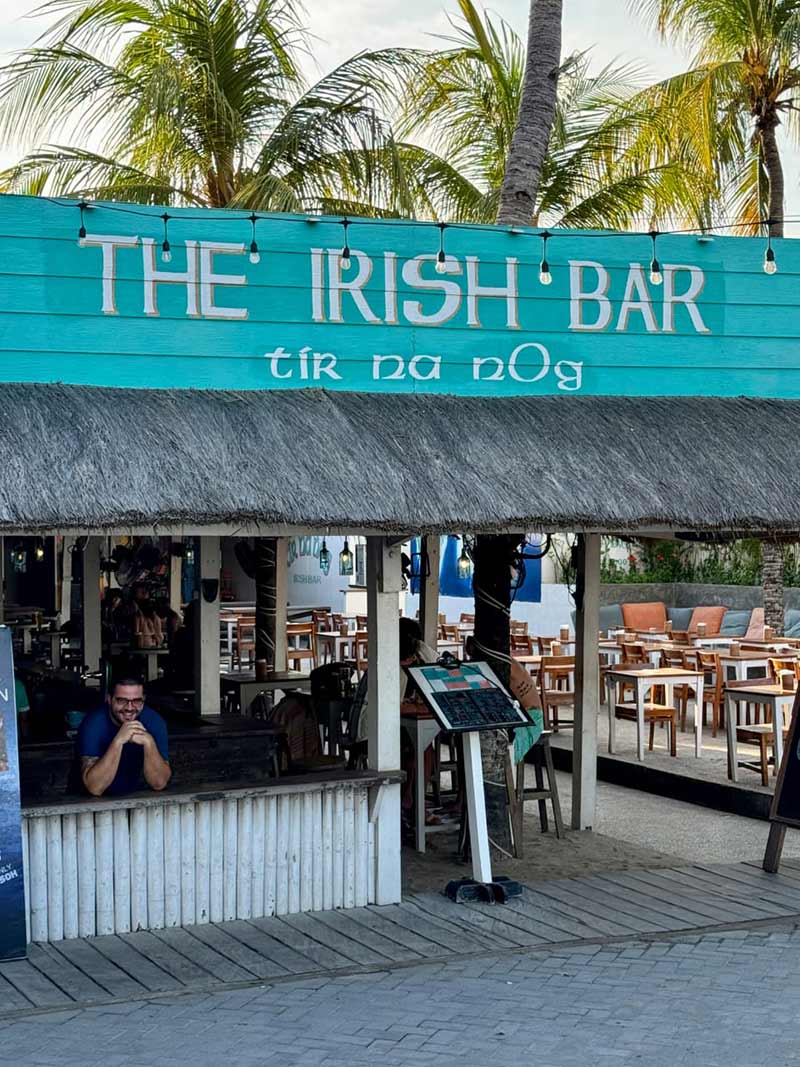 Entrance to Tír na nÓg Irish bar