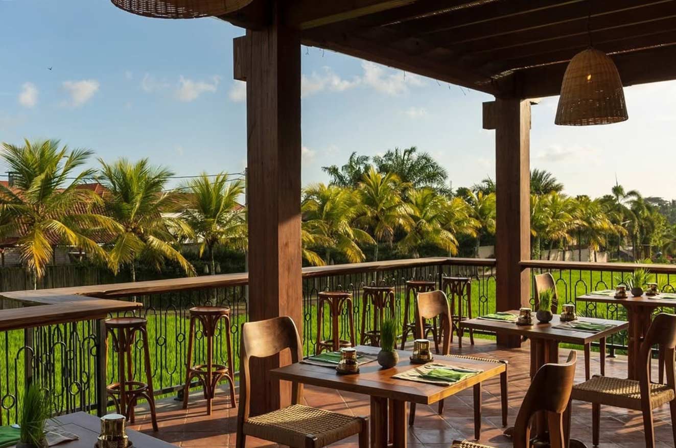 Stylish outdoor seats in the Pistachio Restaurant