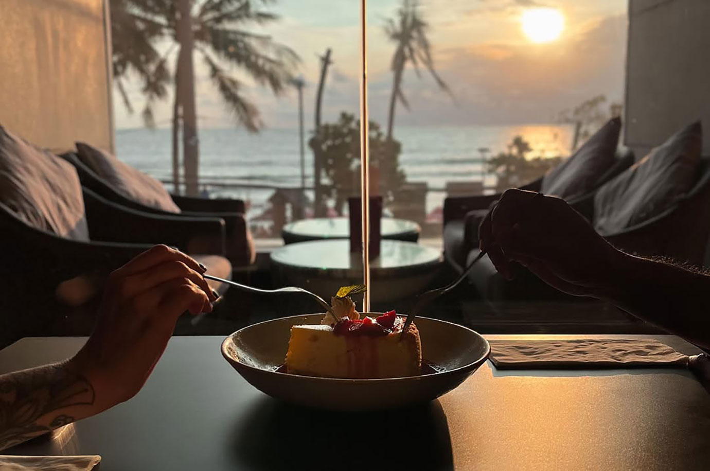 Hard Rock Cafe - dessert with the view from window
