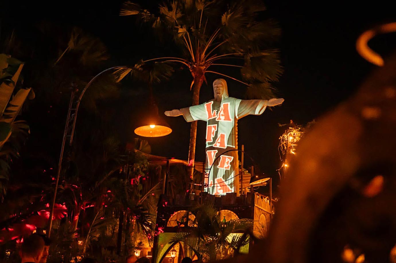 Statue with La Favela logotype