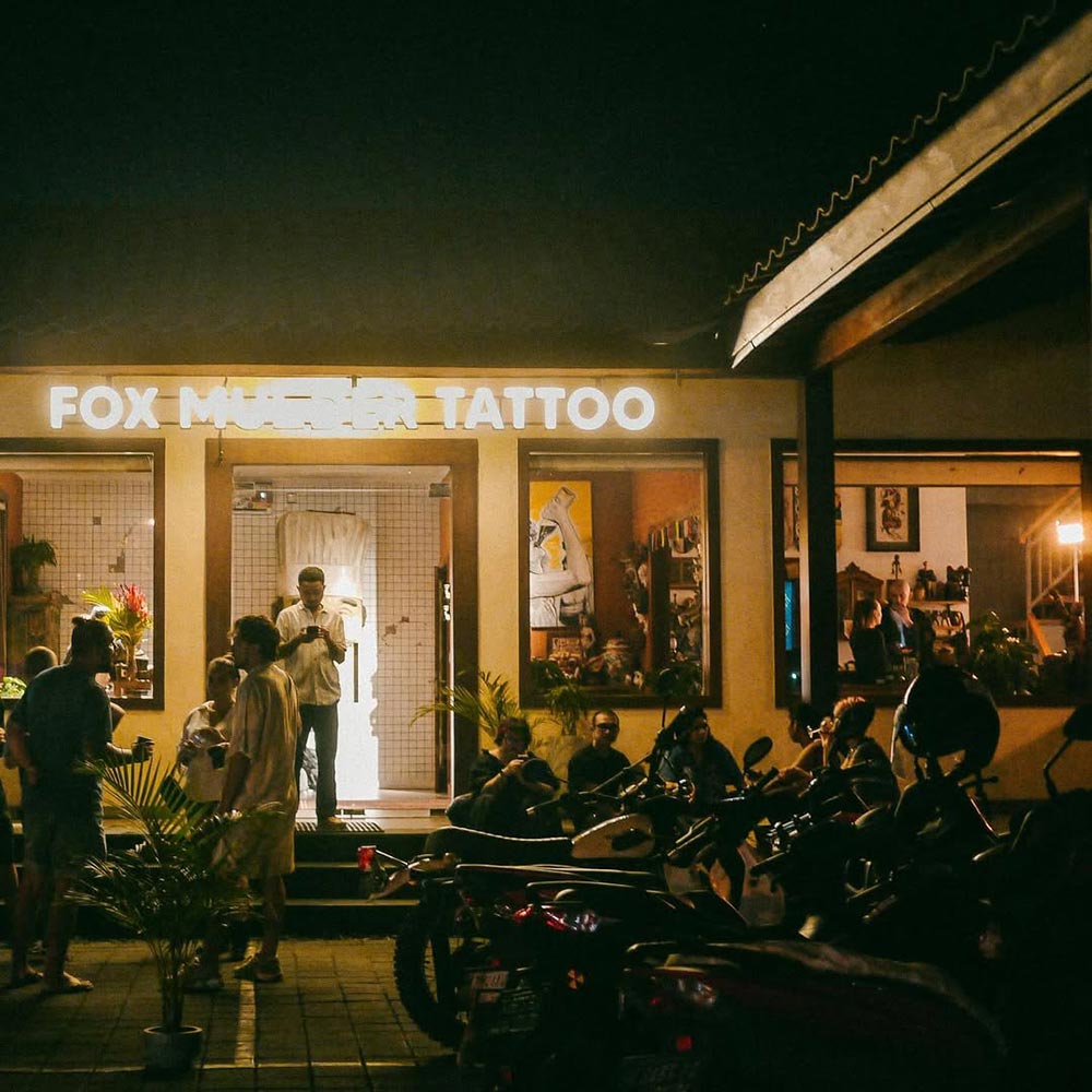 Entrance and parking of Fox Mulder Bali tattoo studio