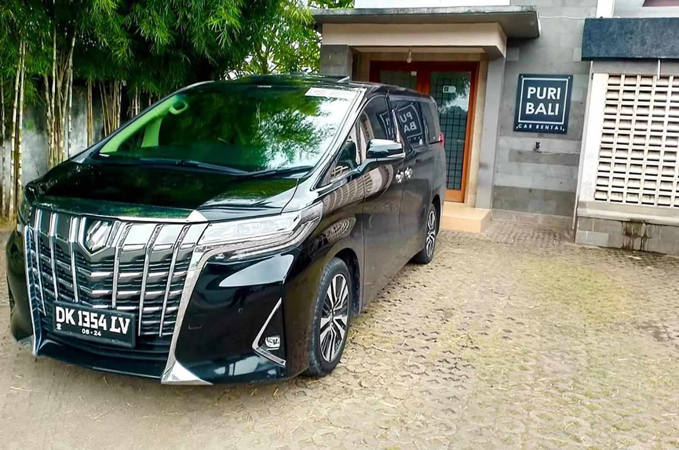 Entrance to Puri Bali Rent Car