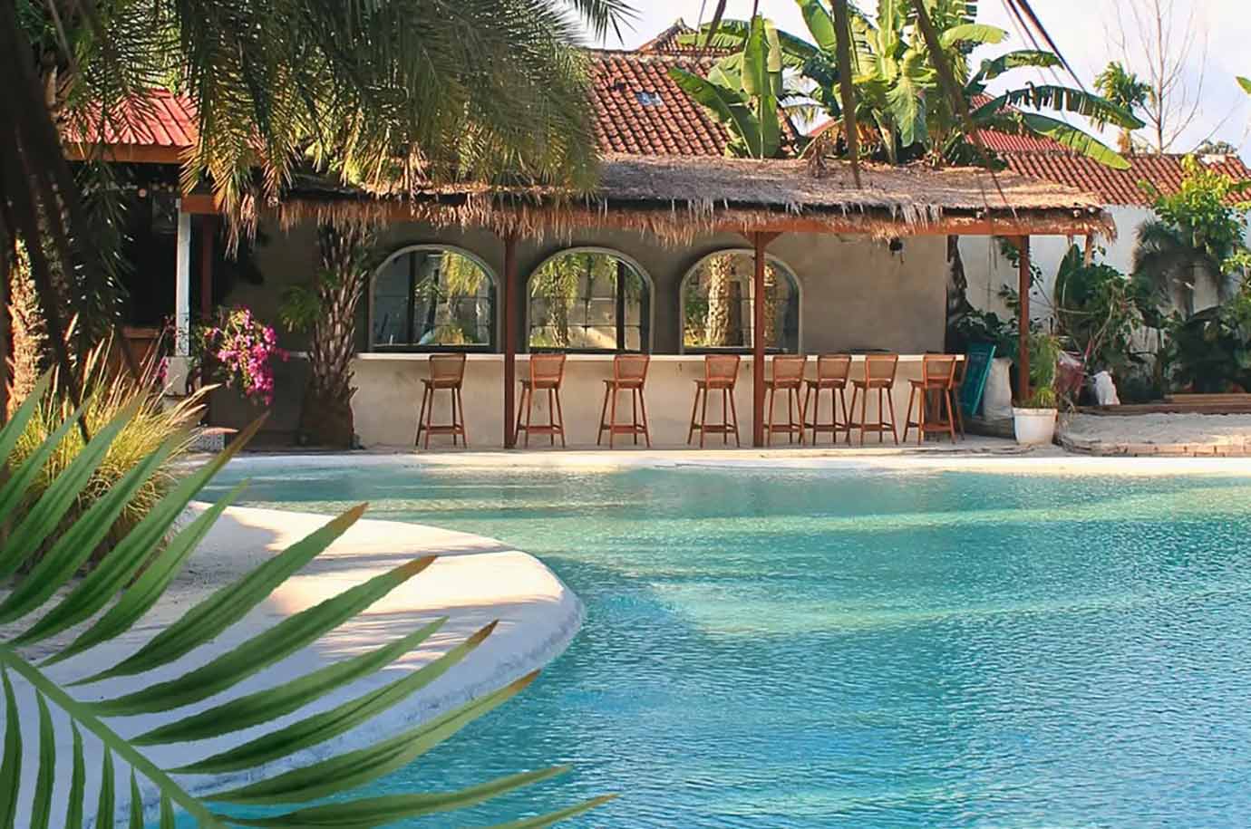 Swimming pool and bar in CP Lounge Ubud