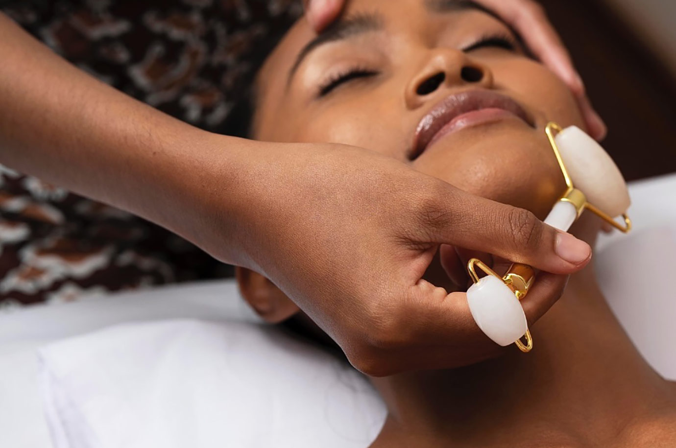Facial massage in Mandara Spa