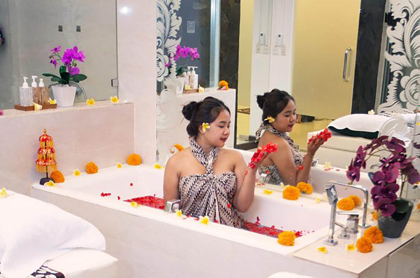 Taking bath with flowers in Zahra Luxury Spa
