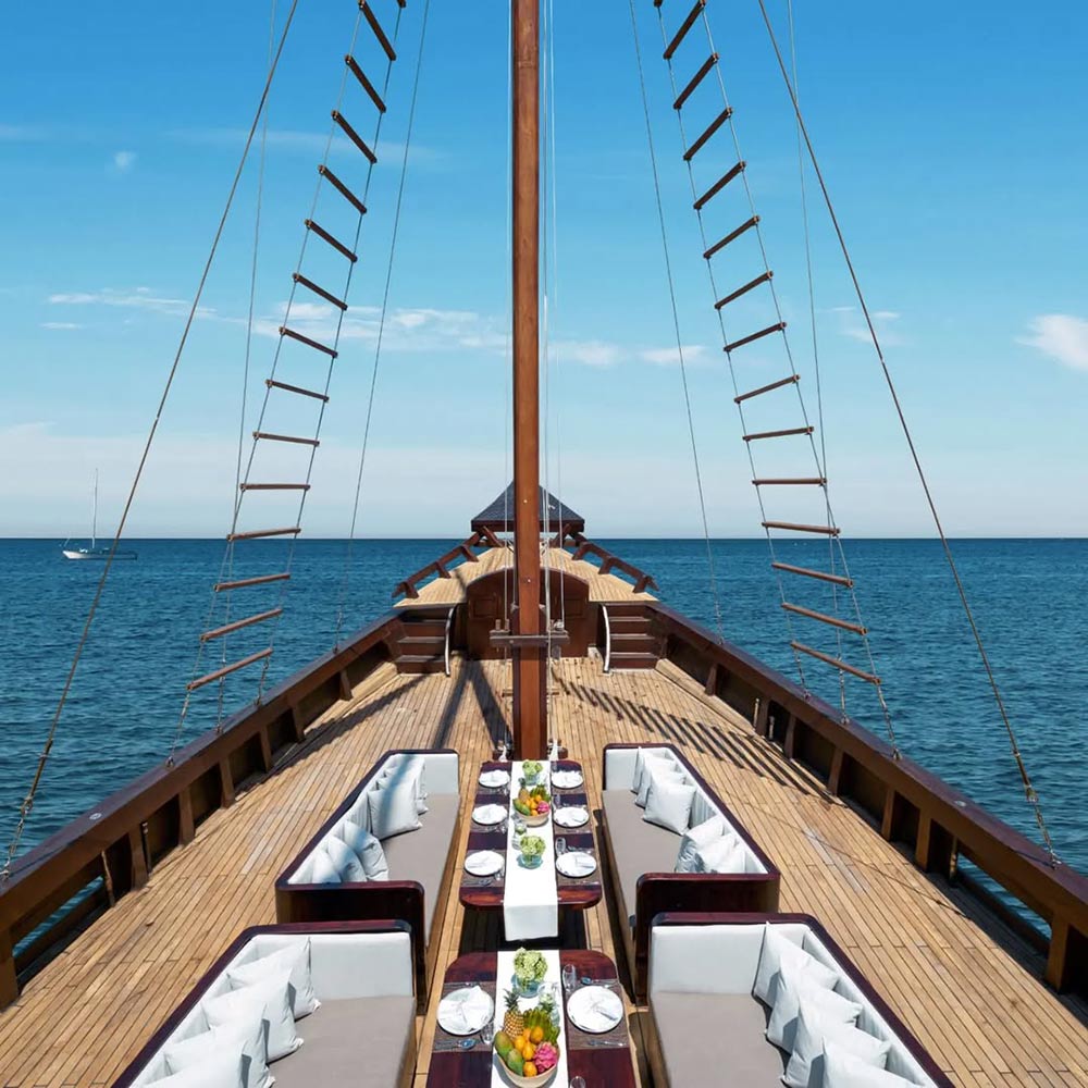 Lunch on a yacht from Ultimate Bali