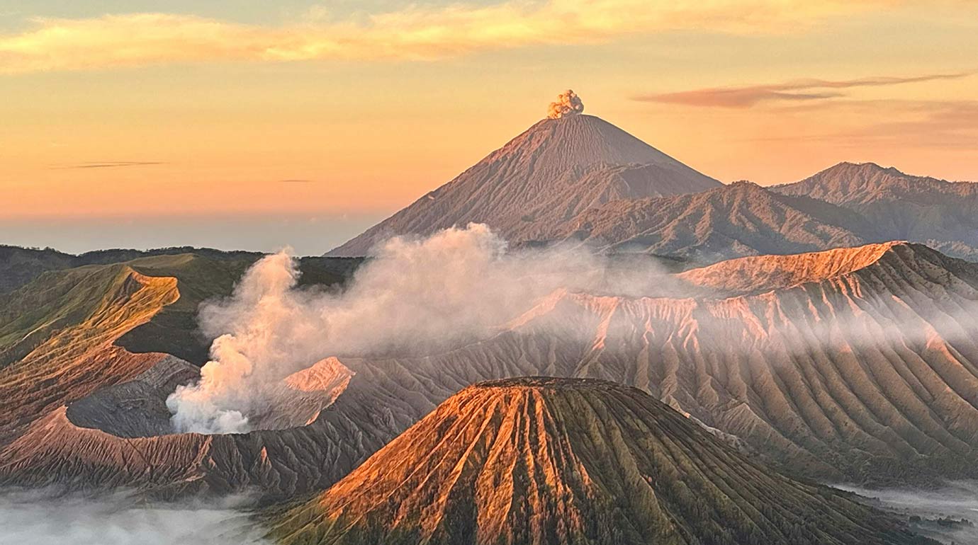 Ijen - smoking volcano in Bali