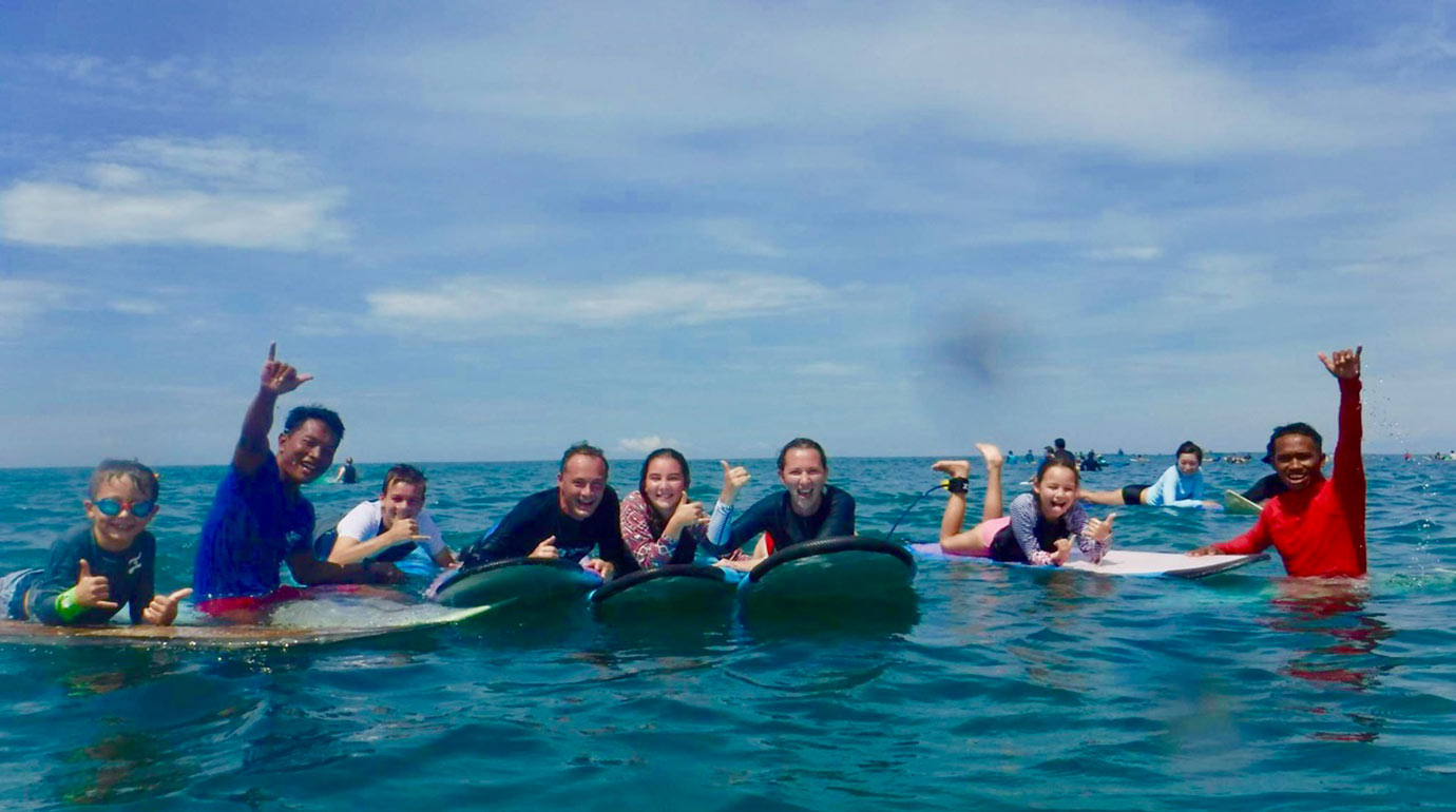 Surfing Lessons in Canggu - students and teachers
