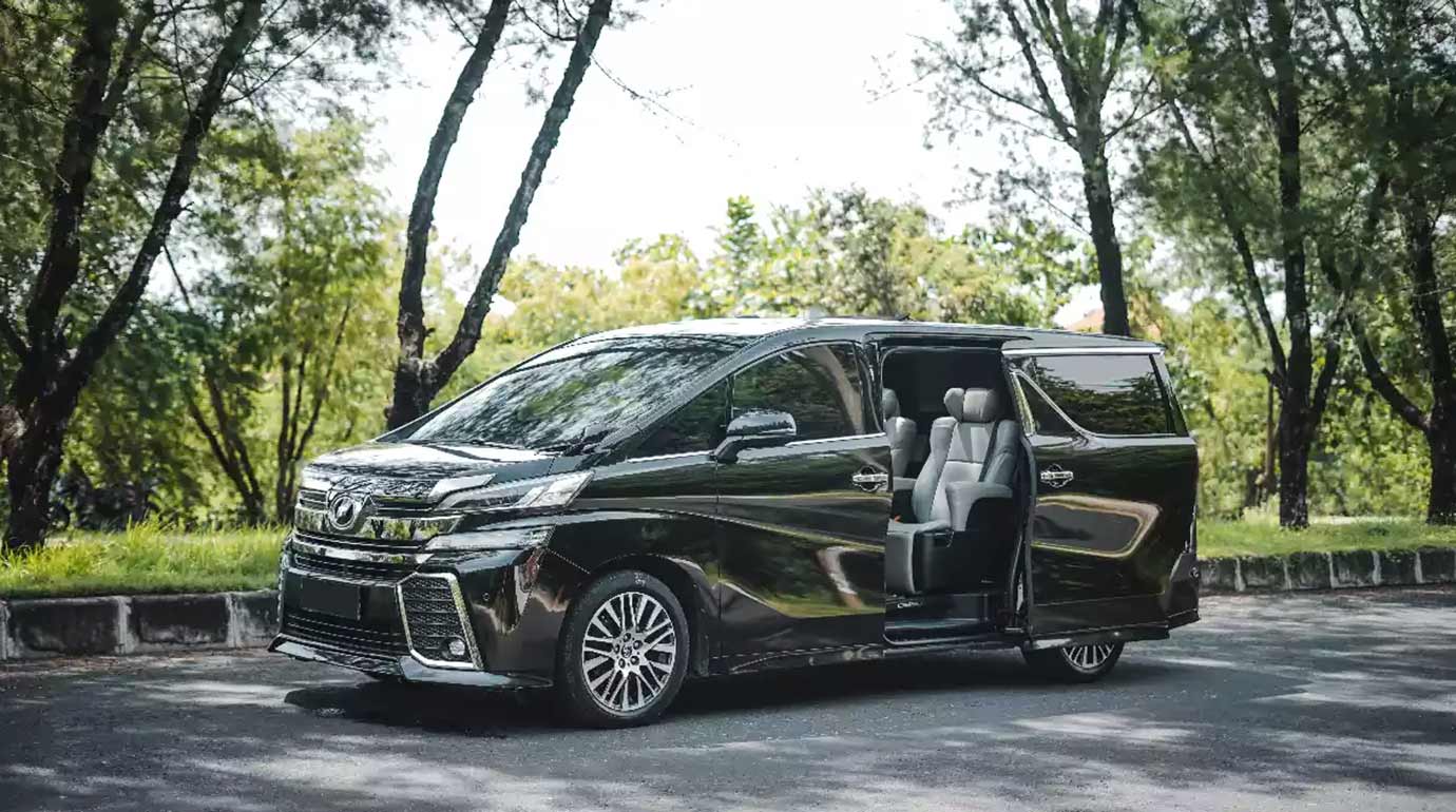 Car for Priority Passage Service in Bali