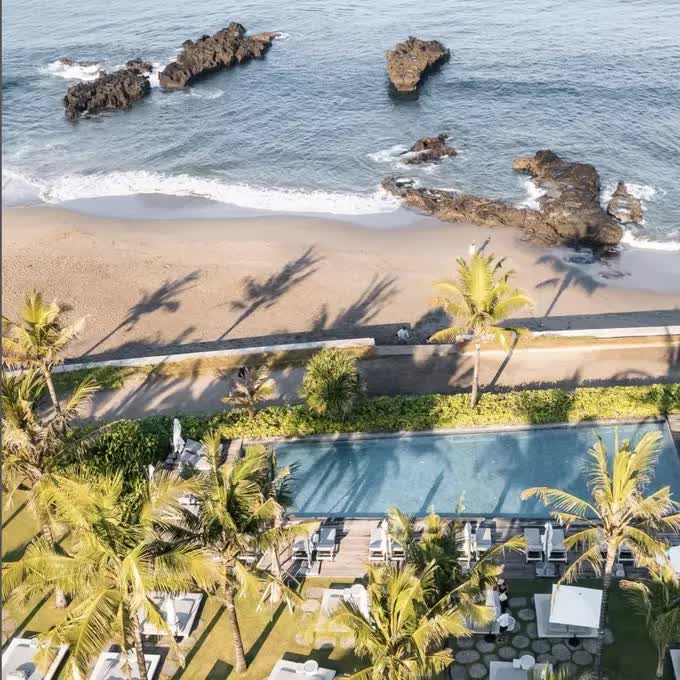 Aerial view of the Como Beach Club and the beach