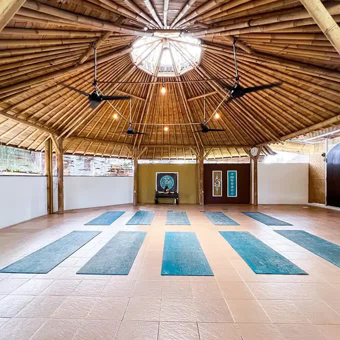 Eco-friendly guesthous for Yoga classes