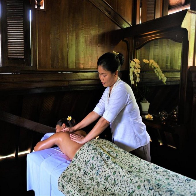 Warwick Ibah Spa Ubud - massage session