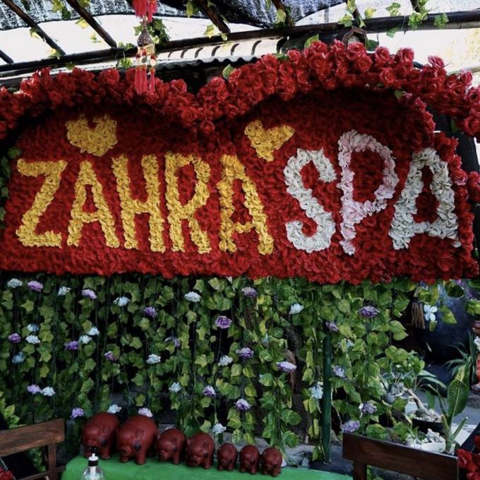 Zahra Luxury Spa Nusa Dua - inscription with the flowers