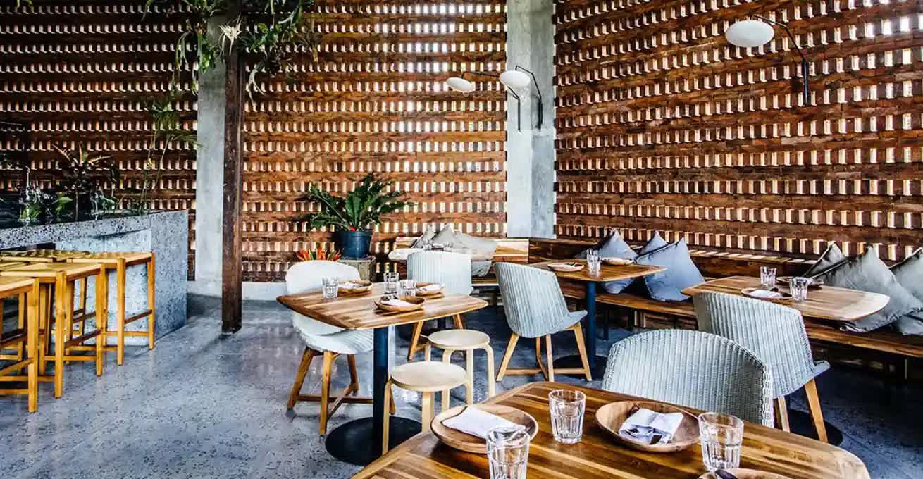 Simple and laconic interior of the Italian restaurant Dumbo