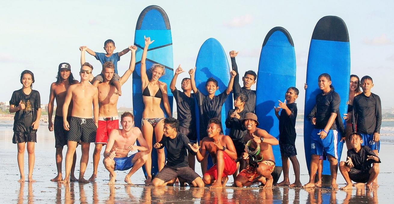 Students of Bali Green Surf School